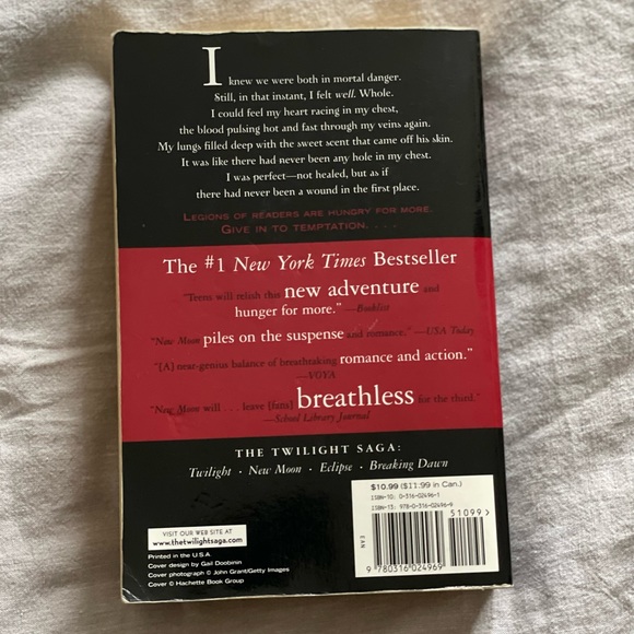 Twilight new moon book - Picture 2 of 2